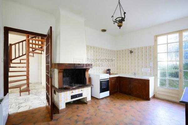 Maison familiale 7 pièces sur 3 niveaux - IDÉAL REGROUPEMENT FAMILIAL / PROFESSION LIBÉRALE