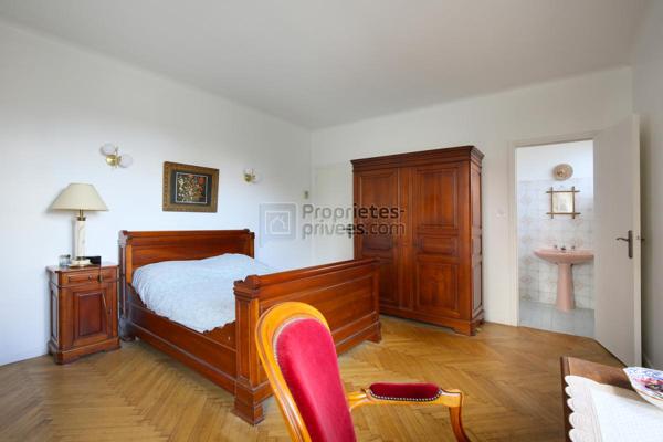 Maison familiale 7 pièces sur 3 niveaux - IDÉAL REGROUPEMENT FAMILIAL / PROFESSION LIBÉRALE