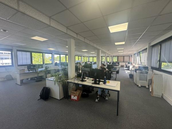 SAINT-AVERTIN LES GRANGES GALAND BUREAUX A LOUER 297 M² PARKING FACILE ECHANHEUR A10