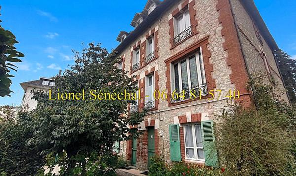 Opportunité rare : immeuble de caractère avec 12 studios dans une demeure de prestige en plein centre-ville de Bagnoles-de-l'Orne