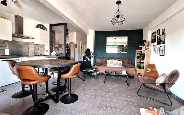 Appartement à vendre    4 pièces • 76,57 m2 Saint-Laurent-du-Var