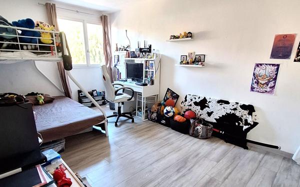 Appartement à vendre    4 pièces • 76,57 m2 Saint-Laurent-du-Var