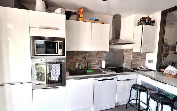 Appartement à vendre    4 pièces • 76,57 m2 Saint-Laurent-du-Var