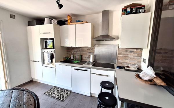 Appartement à vendre    4 pièces • 76,57 m2 Saint-Laurent-du-Var