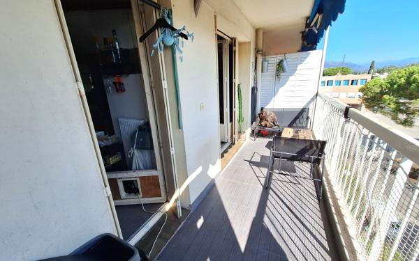 Appartement à vendre    4 pièces • 76,57 m2 Saint-Laurent-du-Var