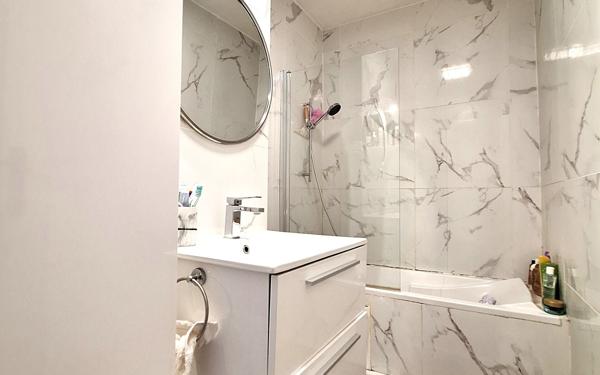 Appartement à vendre    4 pièces • 76,57 m2 Saint-Laurent-du-Var