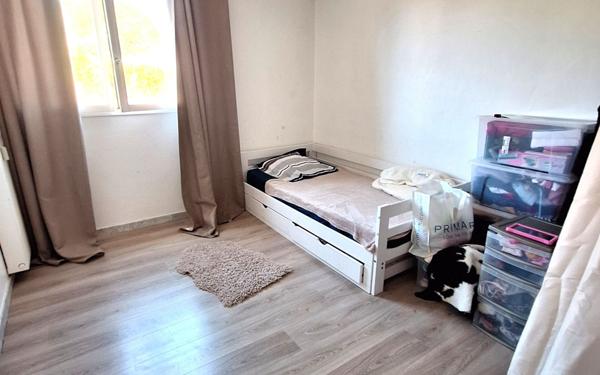 Appartement à vendre    4 pièces • 76,57 m2 Saint-Laurent-du-Var