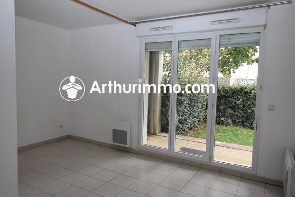 Location                                                      Appartement
                        
                     1 pièces                      27 m2                     à Savigny-le-Temple