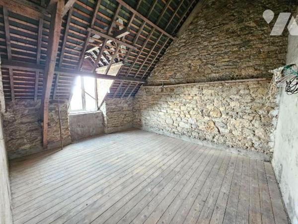 Exclusivité, centre de Cancale, maison de charme à rénover, exposée plein sud sur arrière, comp...