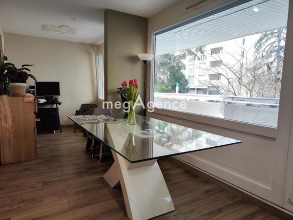 Appartement à VILLEURBANNE, 69100 - 2 pièces 53m²