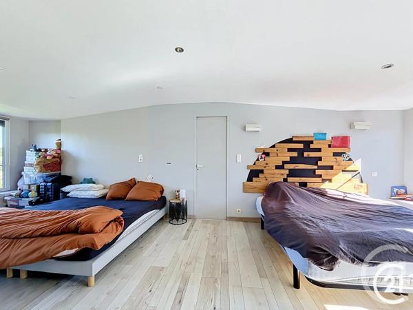 Maison à vendre  5 pièces - 107,65 m 2   ETUPES  - 25