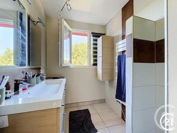 Maison à vendre  5 pièces - 107,65 m 2   ETUPES  - 25