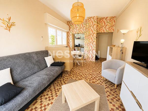 EXCLUSIVITE  FABRON - BEAU STUDIO  VENDU MEUBLE- VUE MER - PARCS - A DEUX PAS DE LA PROMANDE DES ANGLAIS