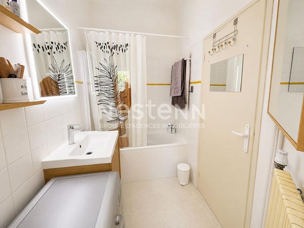 EXCLUSIVITE  FABRON - BEAU STUDIO  VENDU MEUBLE- VUE MER - PARCS - A DEUX PAS DE LA PROMANDE DES ANGLAIS