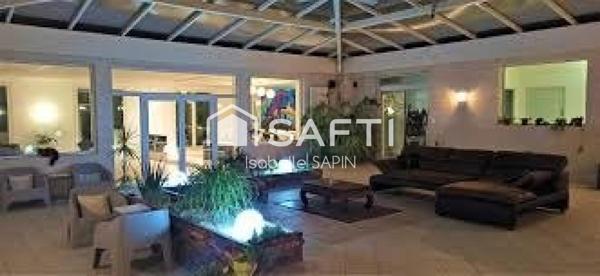 Vaste maison d'architecte lumineuse