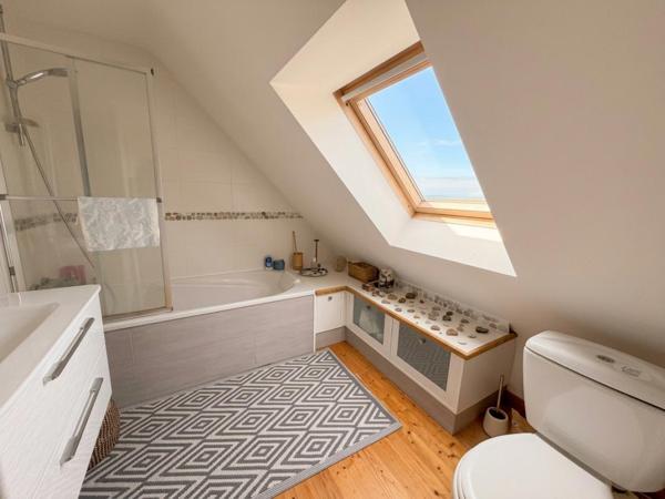 À Lézardrieux, le charme d'une longère rénovée au calme 98 m2