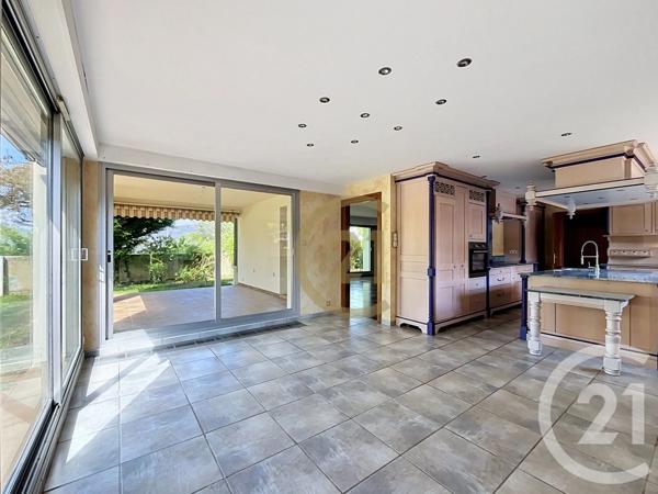 Maison à vendre  7 pièces - 240 m 2   OFFEMONT  - 90