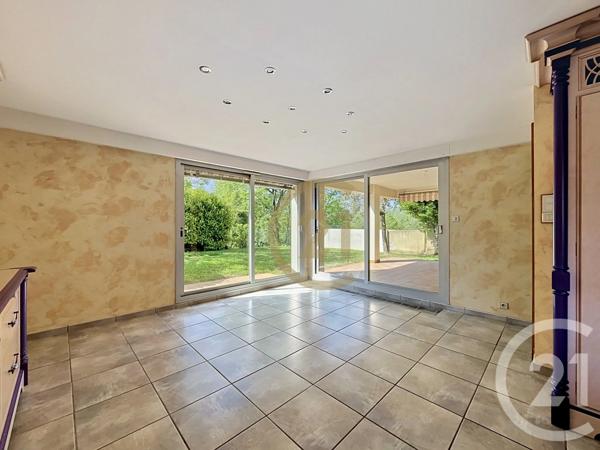 Maison à vendre  7 pièces - 240 m 2   OFFEMONT  - 90