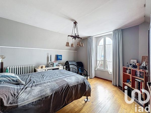 Maison 10 pièces de 324 m² à Meaux (77100)