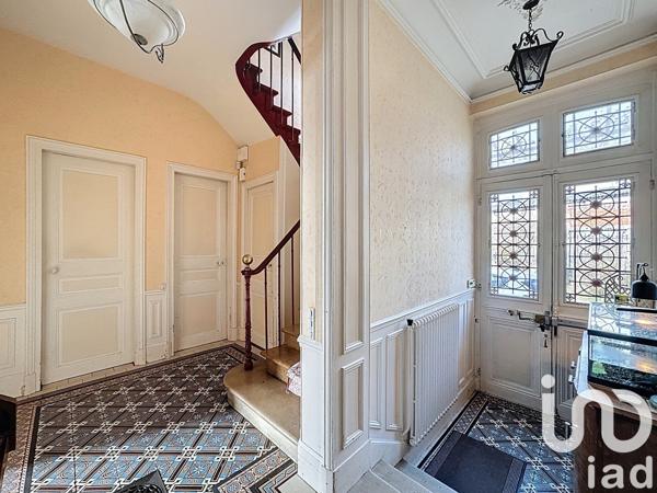 Maison 10 pièces de 324 m² à Meaux (77100)