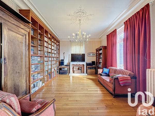 Maison 10 pièces de 324 m² à Meaux (77100)