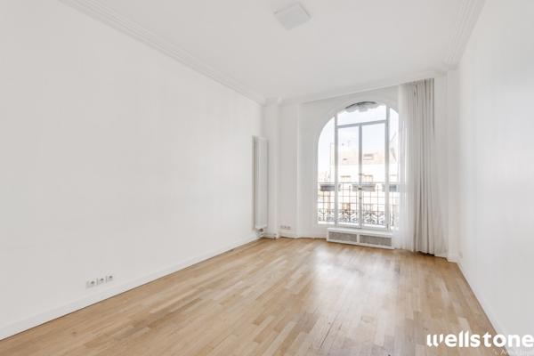 Bureaux à louer à PARIS 75003