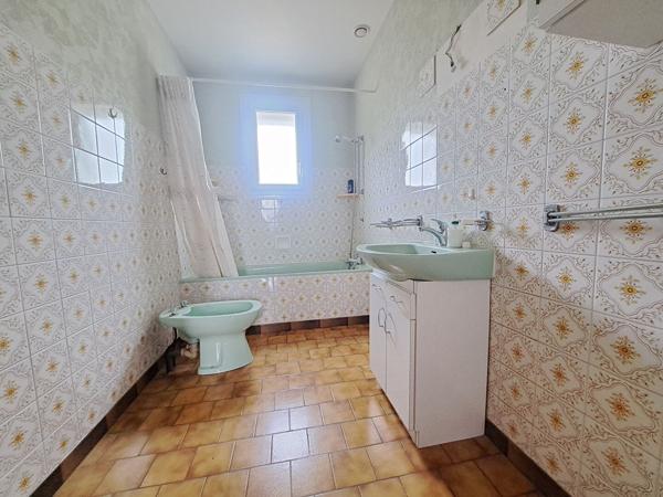 Maison 5 pièces à vendre Dangé Saint Romain - 86220 / Réf: 11810