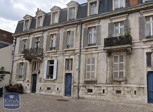 Local professionnel à louer 66m²