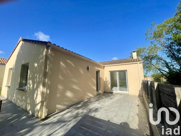 Maison 4 pièces de 88 m² à Saint-Léger-les-Vignes (44710)