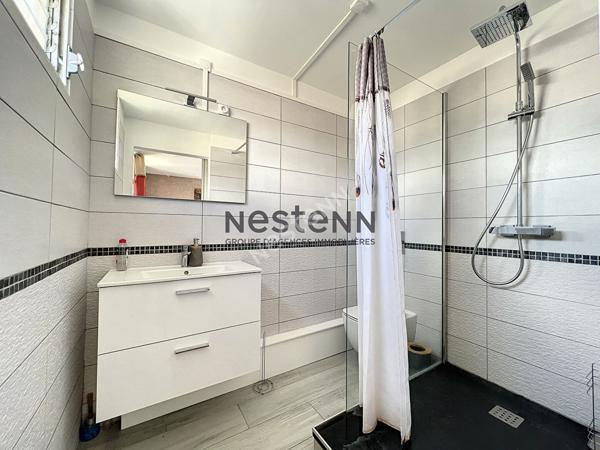 A VENDRE APPARTEMENT MEUBLE DE TYPE F4 A LA MARINA DE POINTE A PITRE