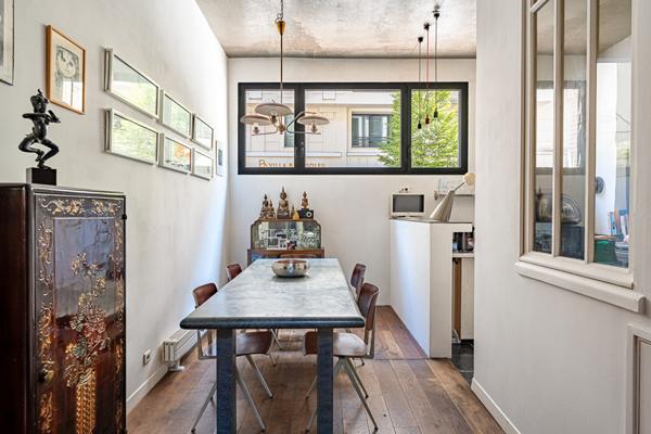 Triplex d’architecte esprit maison avec jardinet verdoyant