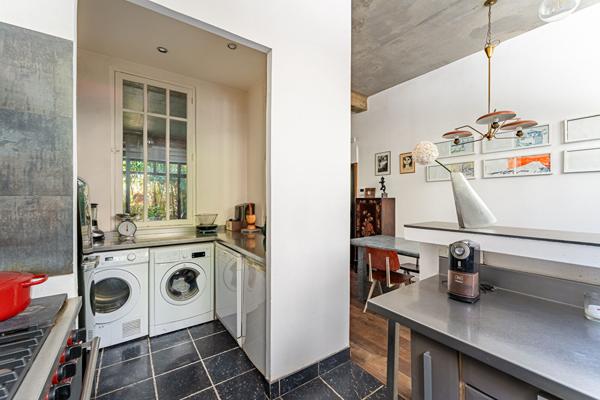 Triplex d’architecte esprit maison avec jardinet verdoyant