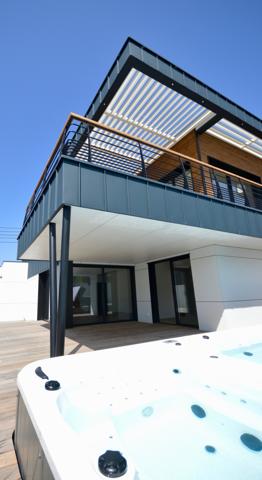 Villa 6 pièce(s) 4 chambre(s) 216 m²