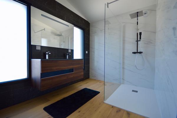 Villa 6 pièce(s) 4 chambre(s) 216 m²