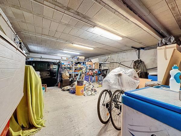 Maison à vendre 7 pièces 166 m2 JUVIGNAC (34) FONTCAUDE - Terrasse / Piscine - Double garage - Sous sol - Terrain clos