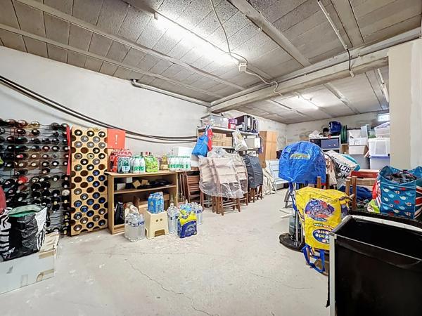 Maison à vendre 7 pièces 166 m2 JUVIGNAC (34) FONTCAUDE - Terrasse / Piscine - Double garage - Sous sol - Terrain clos