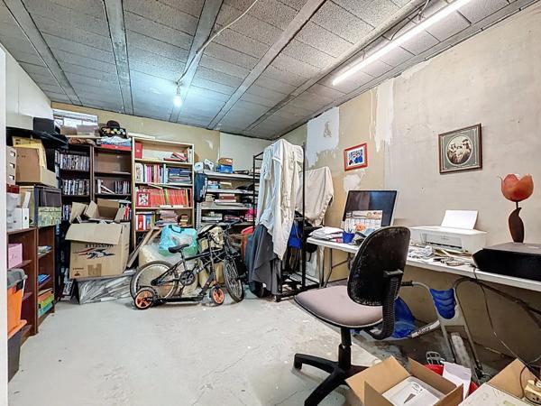 Maison à vendre 7 pièces 166 m2 JUVIGNAC (34) FONTCAUDE - Terrasse / Piscine - Double garage - Sous sol - Terrain clos