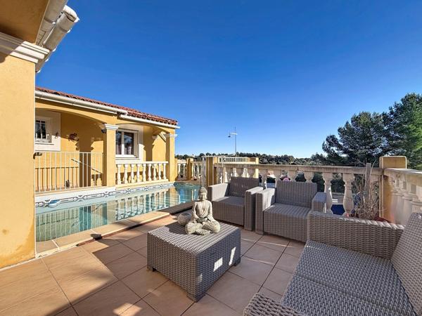 Maison à vendre 7 pièces 166 m2 JUVIGNAC (34) FONTCAUDE - Terrasse / Piscine - Double garage - Sous sol - Terrain clos