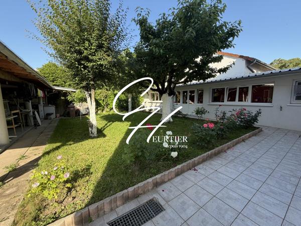 LE PONT DE CLAIX Maison type 7 pièces plus appartement T2