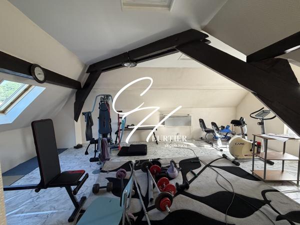 LE PONT DE CLAIX Maison type 7 pièces plus appartement T2
