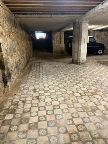 Parking / box Bordeaux 40 m2