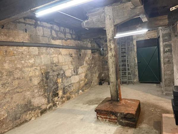 Parking / box Bordeaux 40 m2