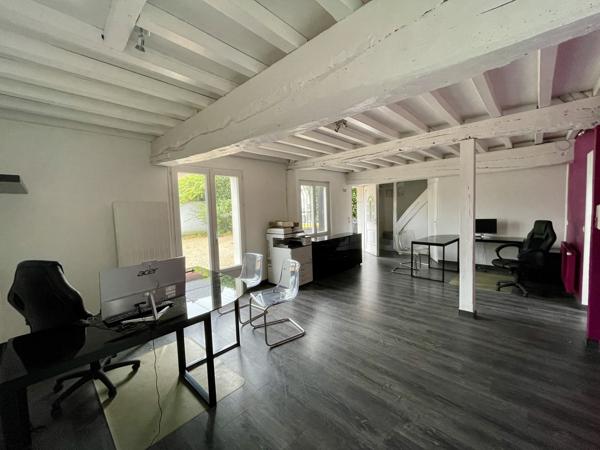 Bureaux à louer à GRAVIGNY 27930