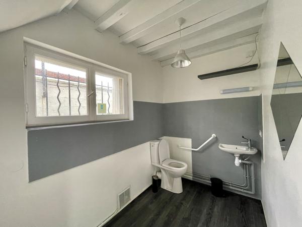 Bureaux à louer à GRAVIGNY 27930