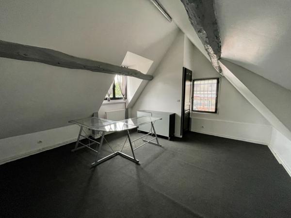 Bureaux à louer à GRAVIGNY 27930