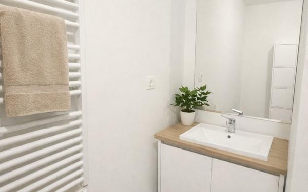 Appartement à vendre    2 pièces • 36 m2 Marseille 11