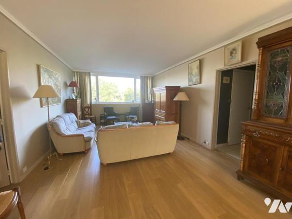 A VENDRE APPARTEMENT T5 AVEC BALCON GARAGE  PARKING ET CAVE