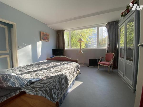 A VENDRE APPARTEMENT T5 AVEC BALCON GARAGE  PARKING ET CAVE