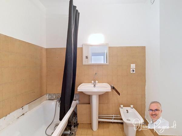 T2 hypercentre, lumineux avec balcon et vue sur jardins
