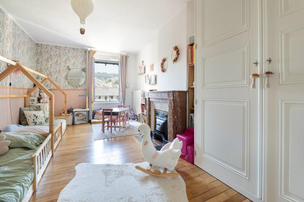 Grand T4 avec cave, greniers et garage